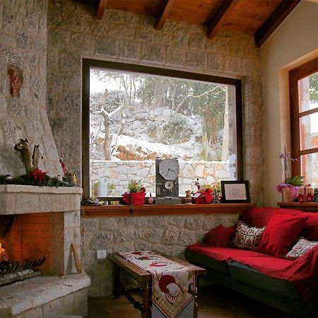 Nefeles Hotel Aráhova Kültér fotó